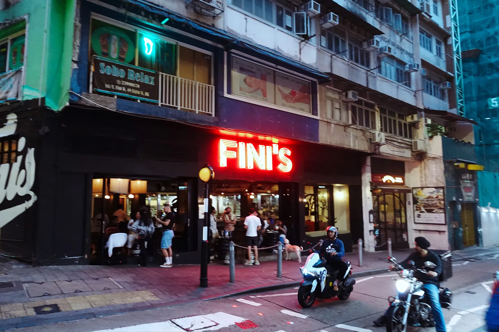 센트럴 마켓, 미드레벨
에스컬레이터